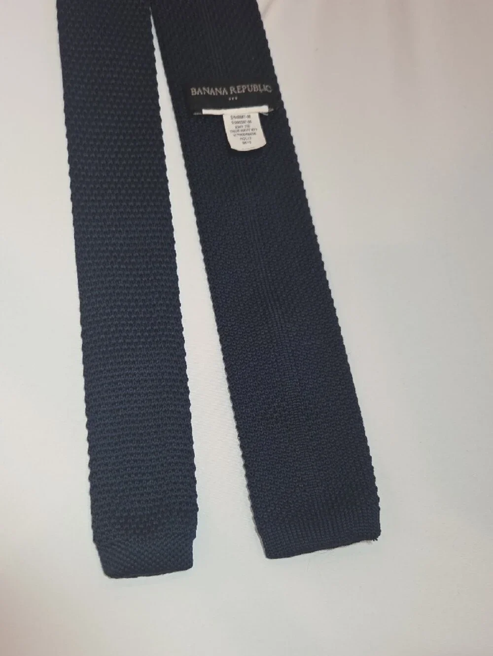 Banana Republic Men' Dark Navy True Knit Square-Tip 100% Silk Tie 2.0x56